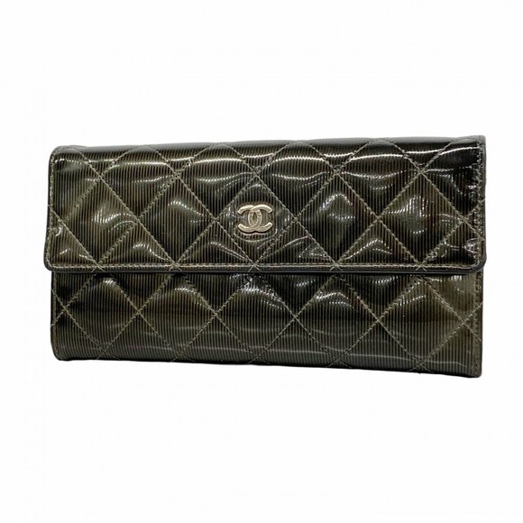 CHANEL Green Leather Wallet - Picture 1 of 11